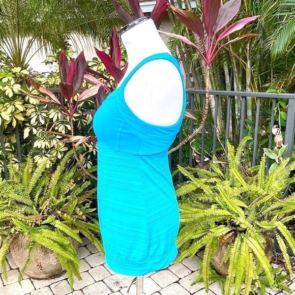 Athleta Stride Crunch and Punch Bra Tank (Blue) - Picture 5 of 11